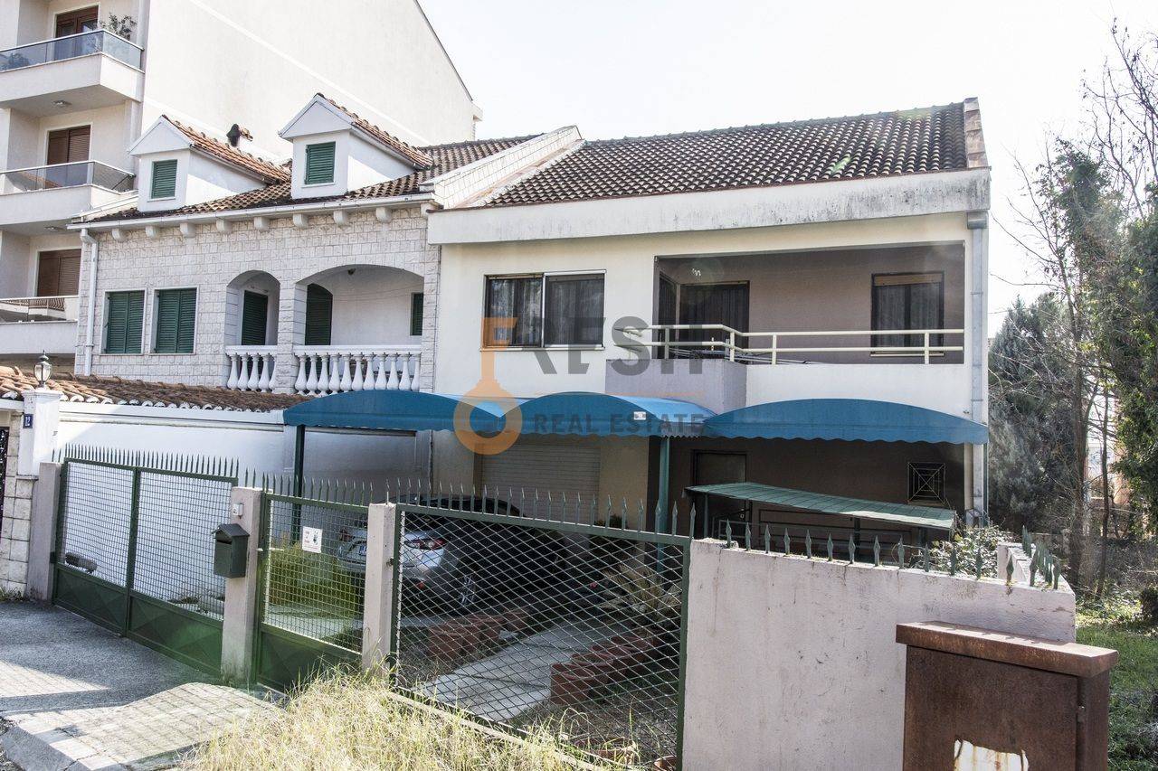 Namještena kuća, 180m2, Gorica C, Izdavanje - 1