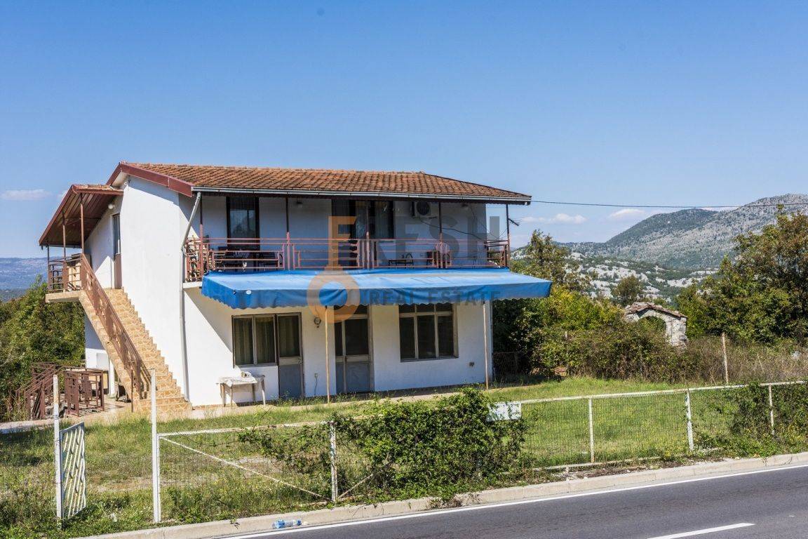 Kuca 200 m2, Cetinje-Meterizi, Izdavanje - 1 Kuca 200 m2, Cetinje-Meterizi, Izdavanje - 1