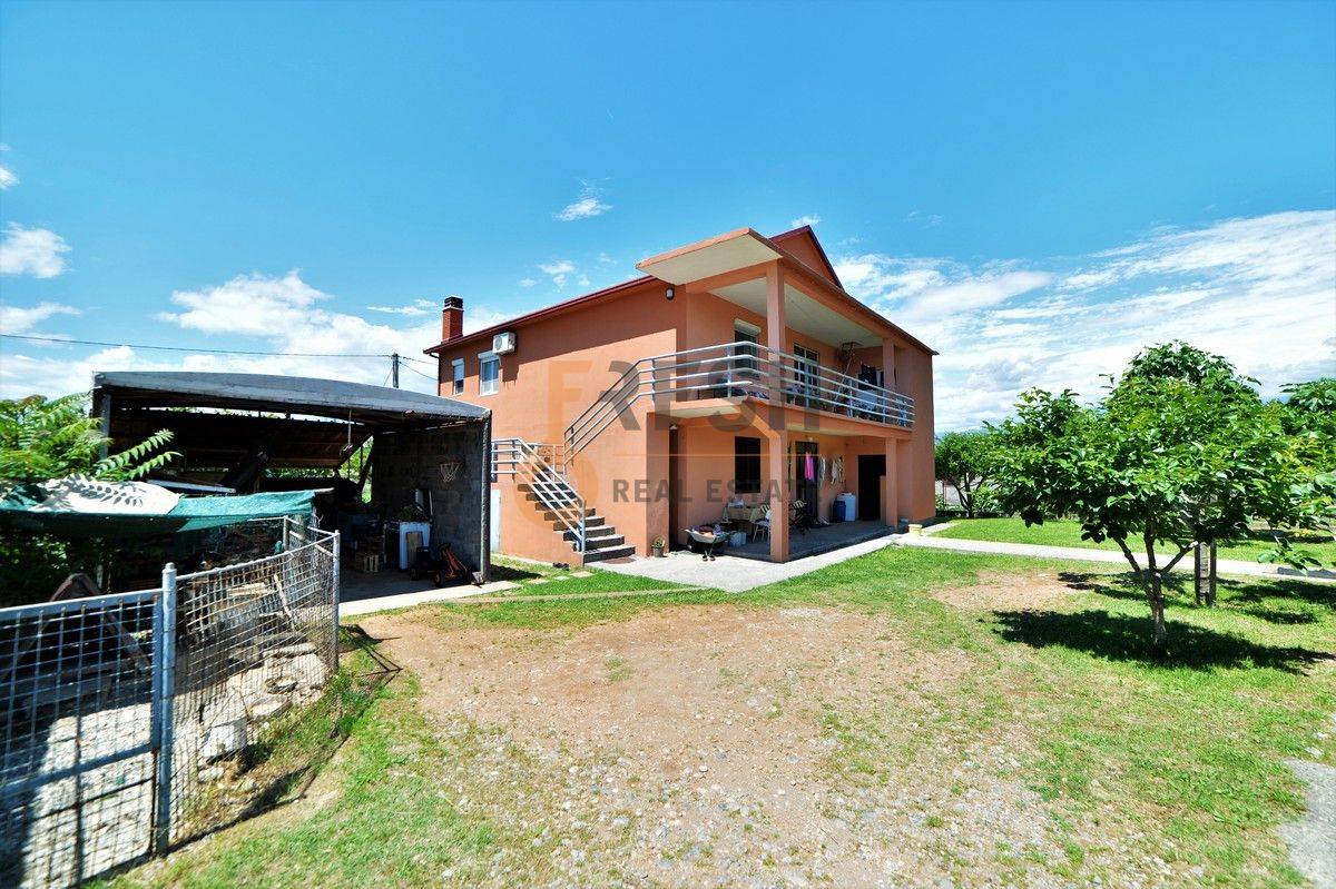 Kuća 200 m2 na placu od 400 m2, Konik, Prodaja - 1 Kuća 200 m2 na placu od 400 m2, Konik, Prodaja - 1