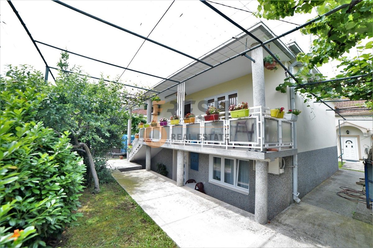 Kuća 100 m2, Zagorič, Izdavanje - 1