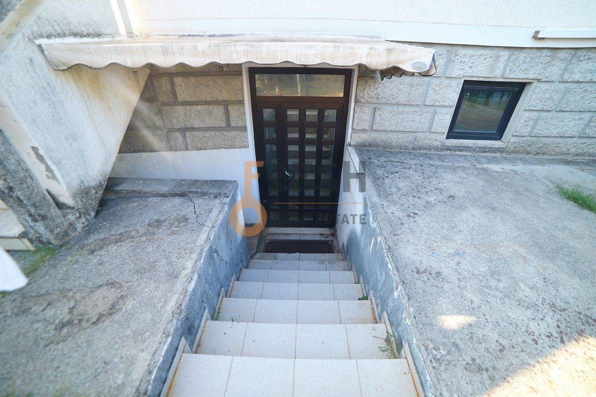 Poslovni prostor, 75m2, Dalmatinska, Izdavanje - 1