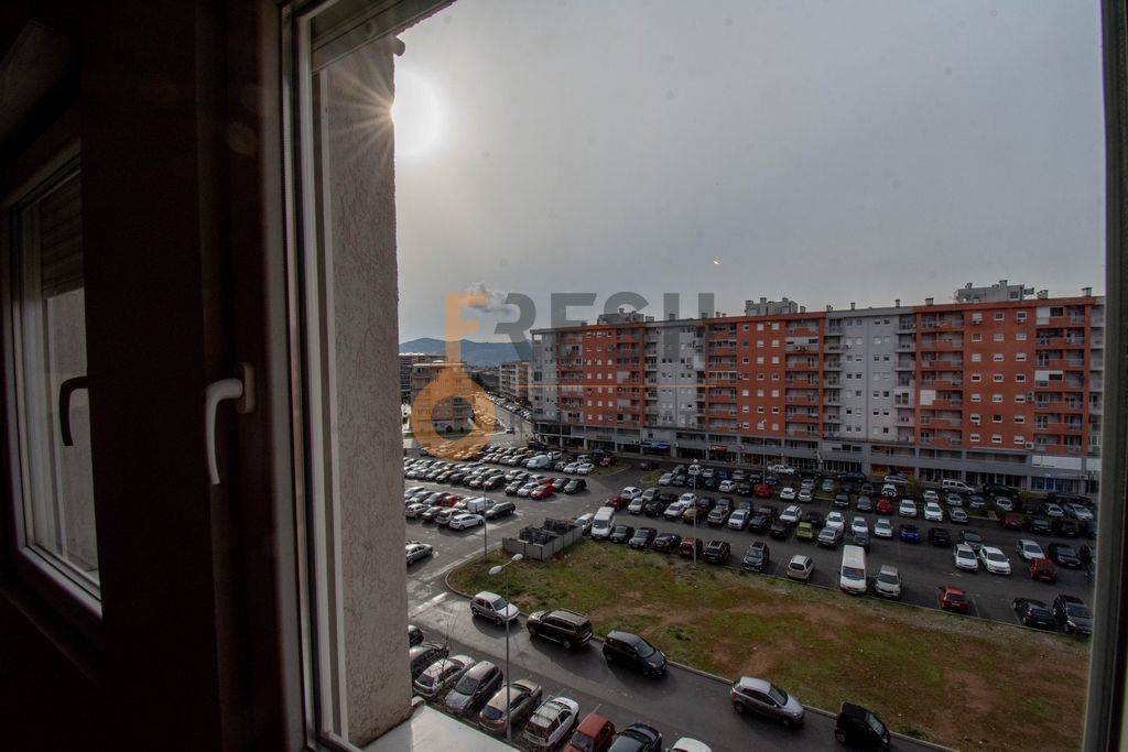 Dvosoban nenamješten stan, 75m2, City kvart, Izdavanje - 1 Dvosoban nenamješten stan, 75m2, City kvart, Izdavanje - 1