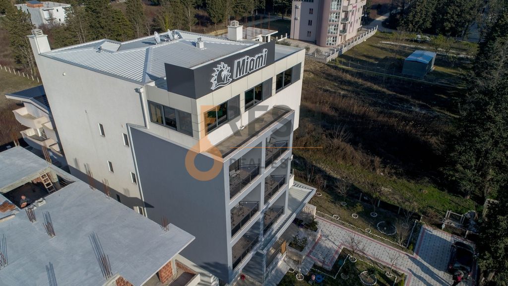 Apartmani, 900m2 + 700m2 placa, Ulcinj, Prodaja - 1