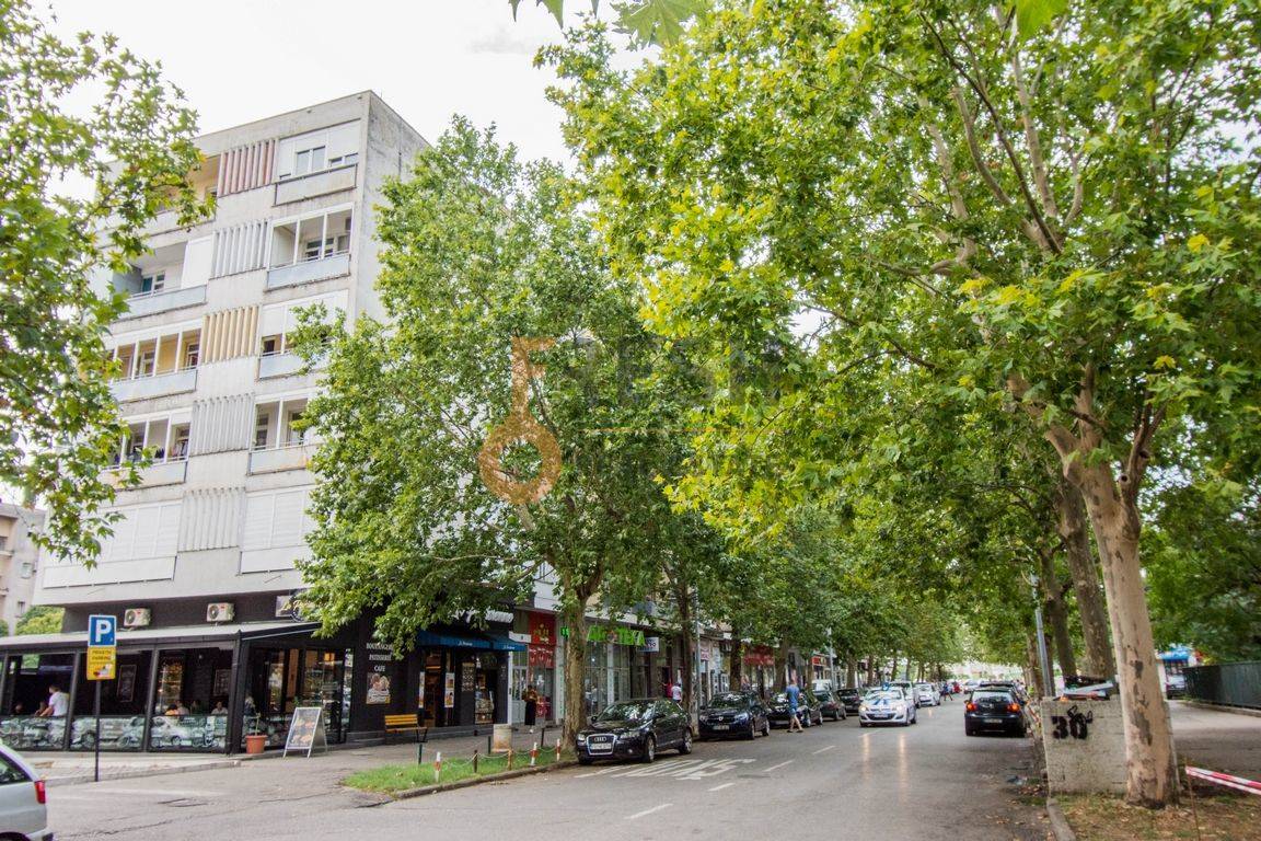 Poslovni prostor, 142m2, Preko Morače, Izdavanje - 1 Poslovni prostor, 142m2, Preko Morače, Izdavanje - 1