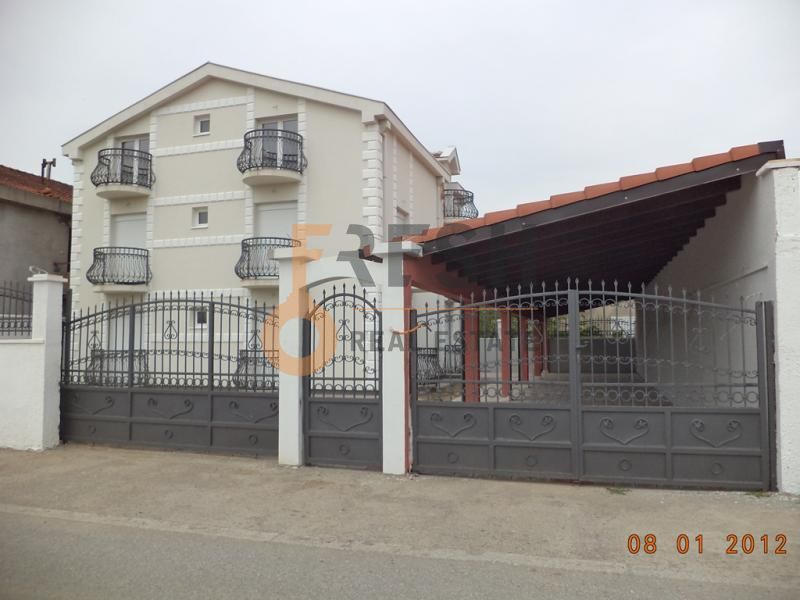 Podgorica, Stari Aerodrom, kuća od 280 m2, izdavanje - 1