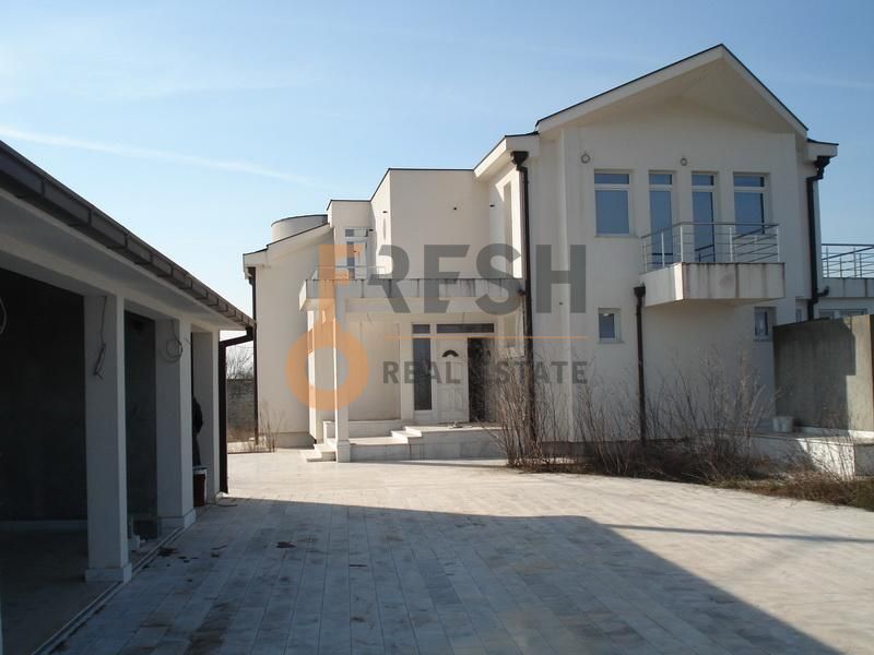 Podgorica, Tuzi, kuća od 1.200 m2, izdavanje - 1
