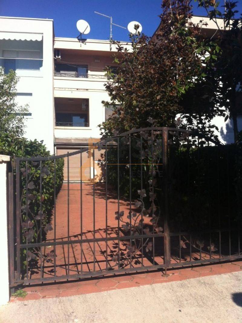 Podgorica, Gorica C, kuća od 210 m2, izdavanje - 1