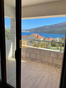 Jednosoban stan sa pogledom na more, 51m2, Herceg Novi, Prodaja 1