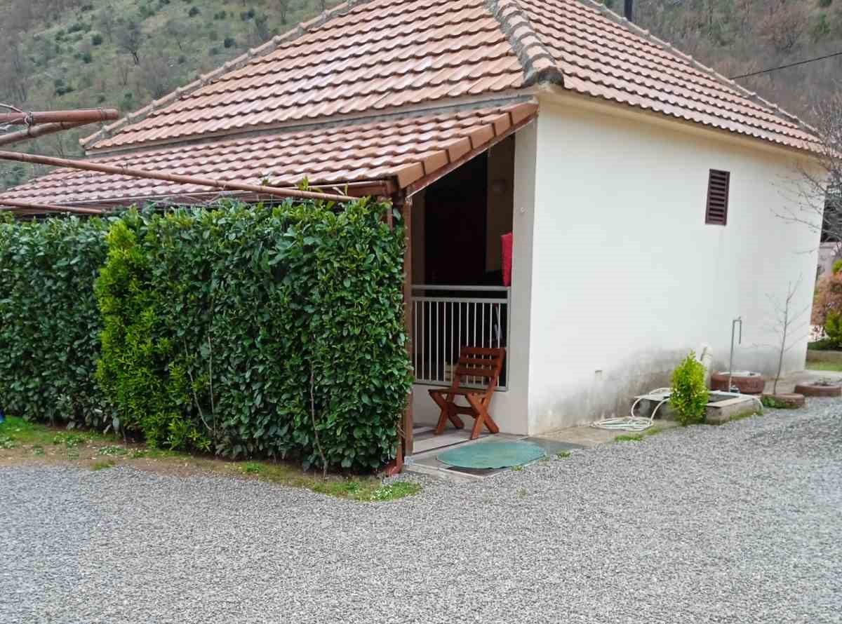 Kuća, 50m2 na placu 260m2, Bioče, Prodaja - 1