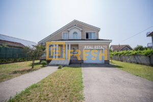 Četvorosobna kuća, 240m2, Dalmatinska, Izdavanje - 1