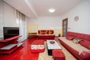 Dvosoban stan, 84m2, Centar, Izdavanje - 1