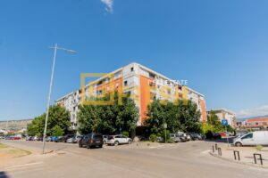 Poslovni prostor, 101m2, Blok 9, Prodaja - 1