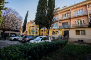 Poslovni prostor, 42m2, Centar, Prodaja - 1
