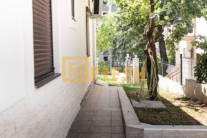 Kuća, 100m2, Centar, Izdavanje - 1