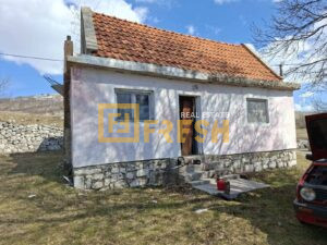 Kuća sa dva pomoćna objekta i 18.000m2 placa, Nikšić, Prodaja - 1
