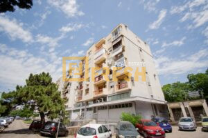 Prodaja, Trosoban stan, 100m2, Preko Morace - 1