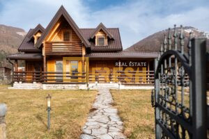 Prodaja, Kuca 180m2, Kolasin - 1